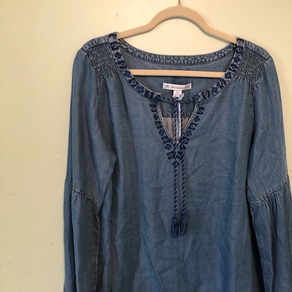Southern Tide Brinkley Blouse Chambray Tassels Ruffle Sleeve Sz M NWT Great Gift - Picture 5 of 14